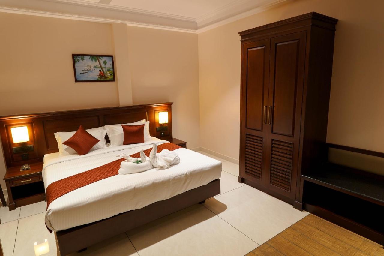 Hotel Heritage Plaza Коттаям Екстер'єр фото